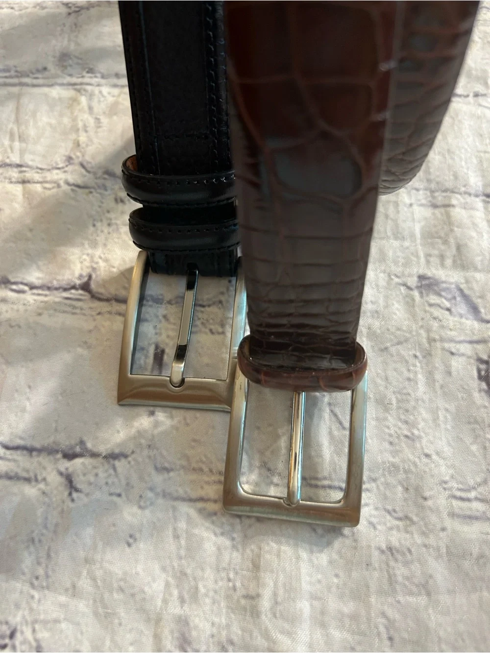 JOHNSTON & MURPHY BLACK PEBBLE GRAIN & 346 BROOKS BROTHERS CROC BELTS 38/40